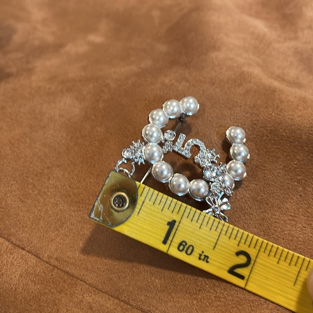 Chanel brooch, box, receipt, bag, flower and ribbon - Picture 15 of 16